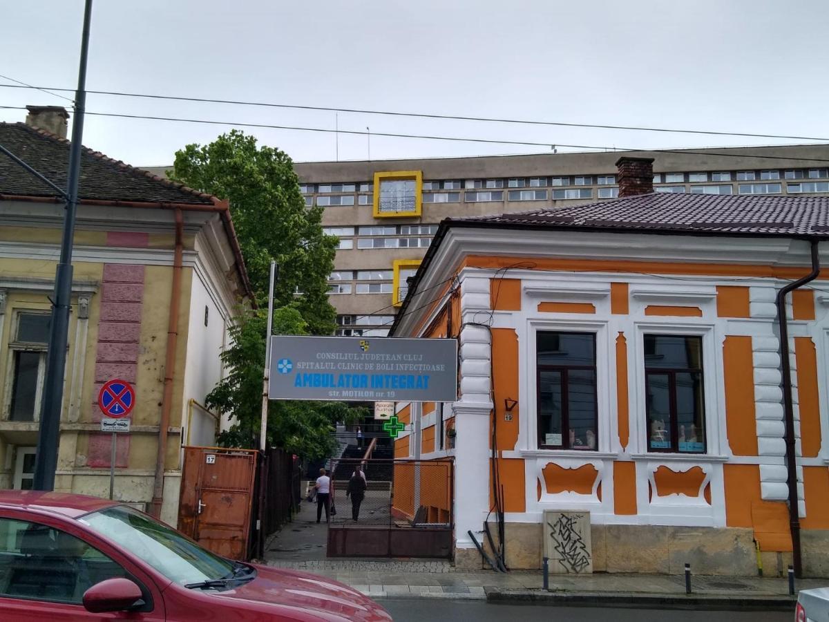 Garsoniera In Centru Daire Kaloşvar Dış mekan fotoğraf